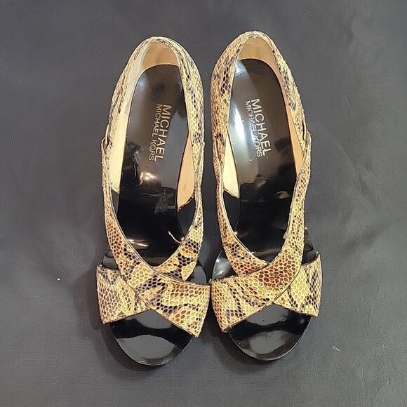 MICHEAL MICHEAL KORS SNAKESKIN PEEP TOE WOMEN"S SANDAL - Picture 1 of 13